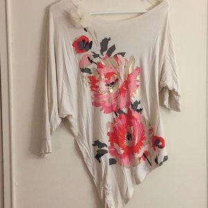 Candie’s Off the shoulder floral top